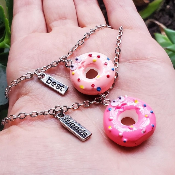 New Pair of Silver Best Friends Friendship Doughnut Necklaces - Picture 2 of 4